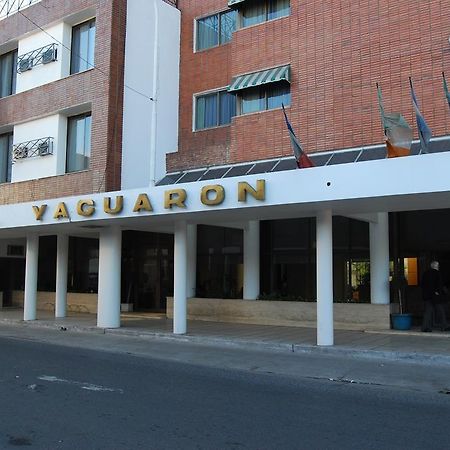 Hotel Yaguaron San Nicolás de los Arroyos Esterno foto